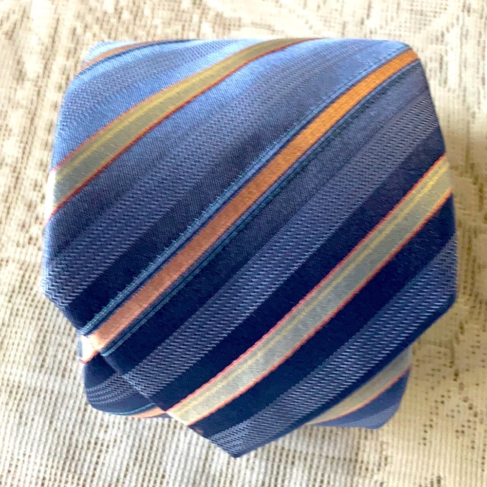 HUGO BOSS Striped Silk Necktie. MADE IN ITALY